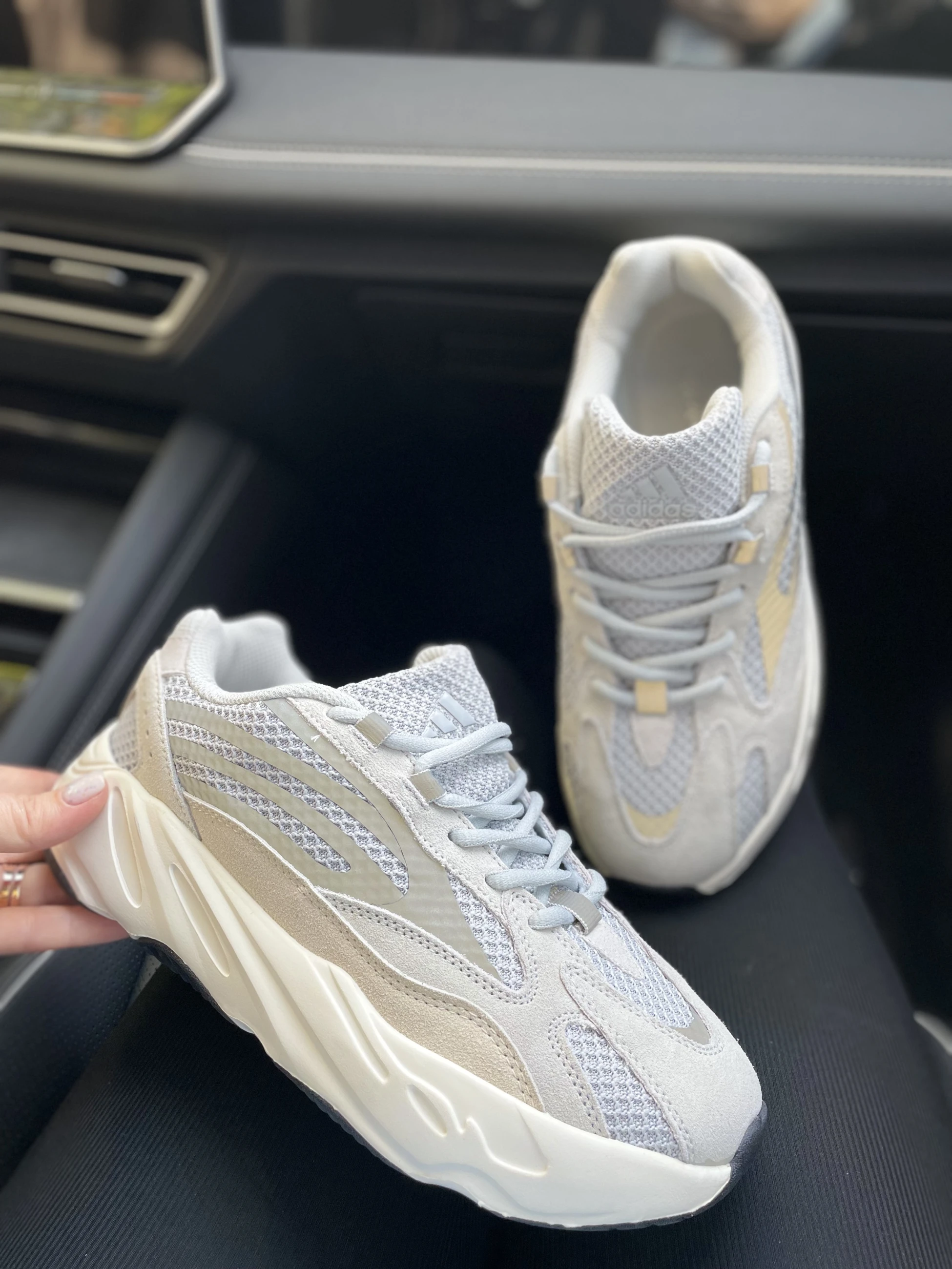 Кросівки Adidas Yeezy Boost 700 V2 Static, Кросівки, купити взуття