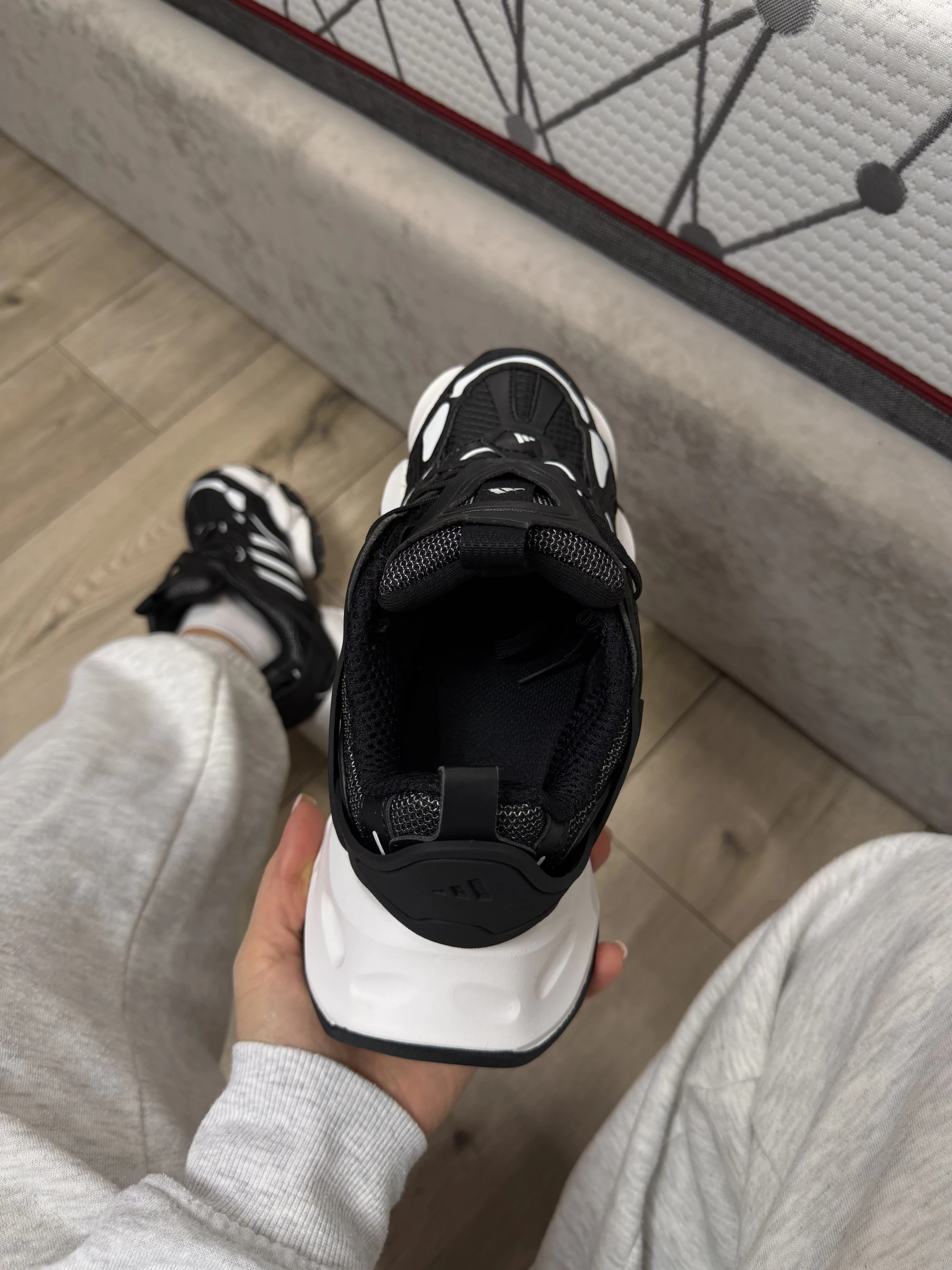 Кросівки Adidas IH0071, Кросівки, купити взуття