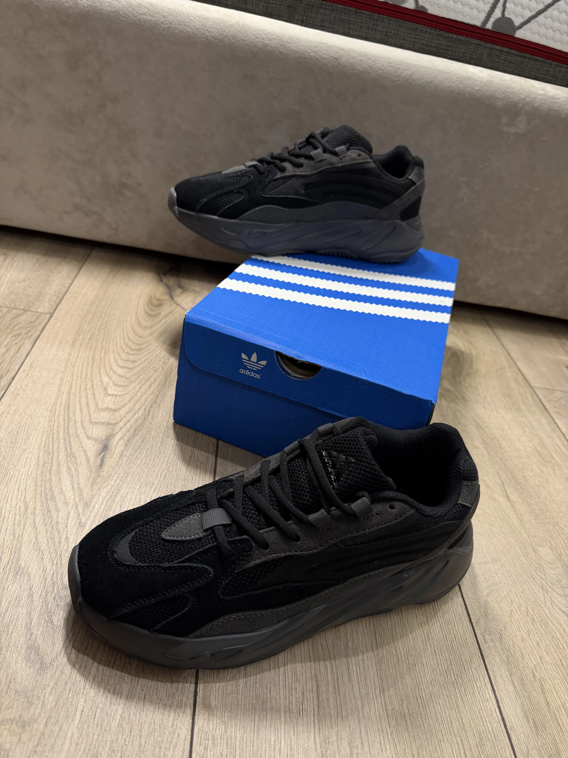 Кросівки Adidas Yeezy Boost 700 V2 Tephra, Кросівки, купити взуття