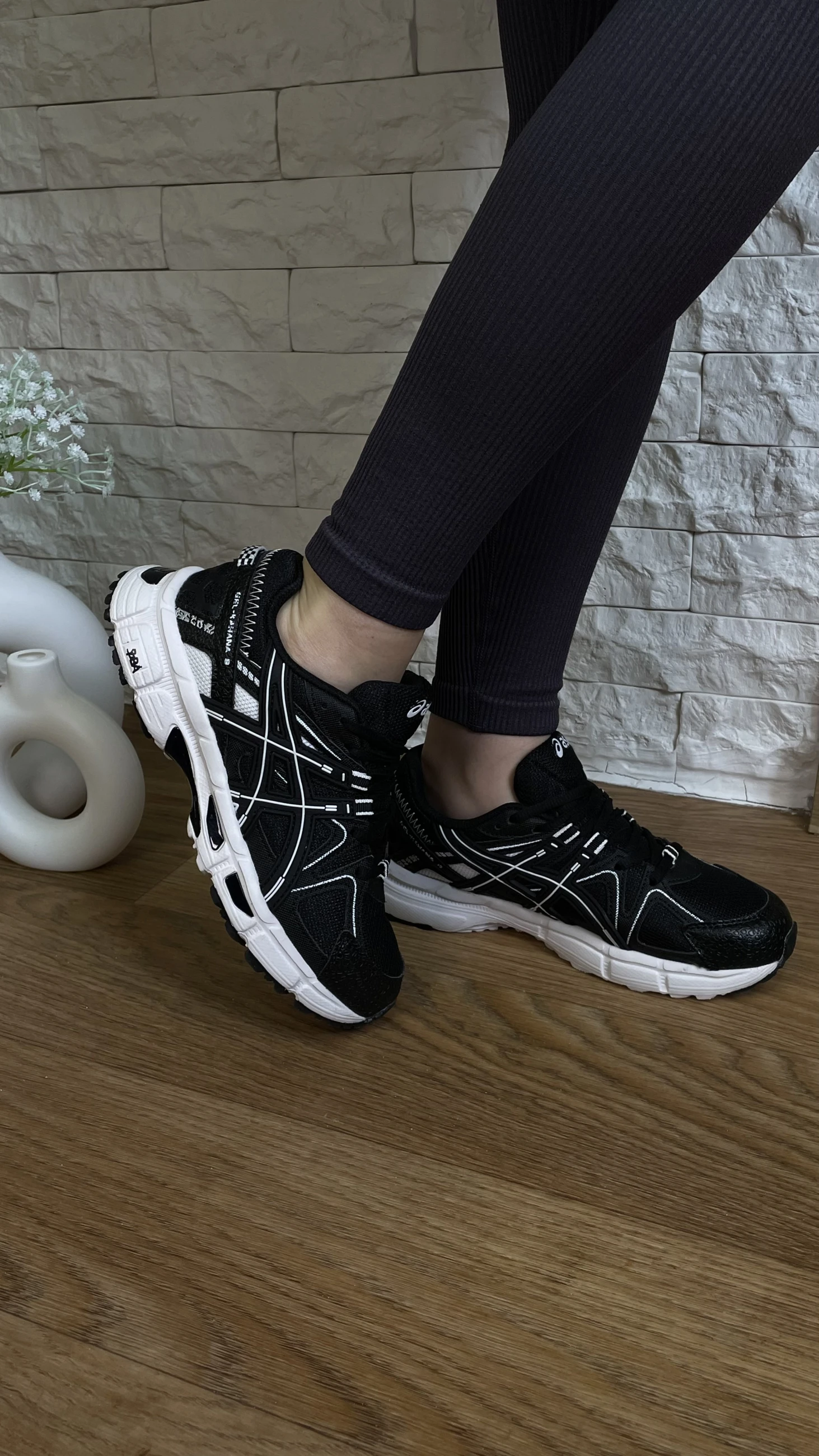 Asics Black/White, Кросівки, купити взуття