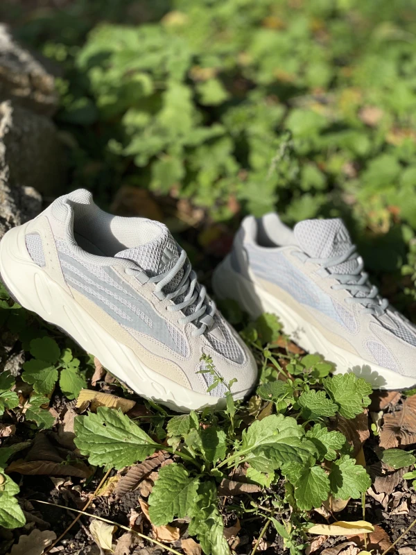 Кросівки Adidas Yeezy Boost 700 V2 Static, Кросівки, купити взуття
